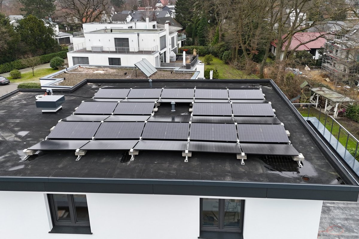 Photovoltaikanlage in Hannover-Isernhagen auf Flachdach